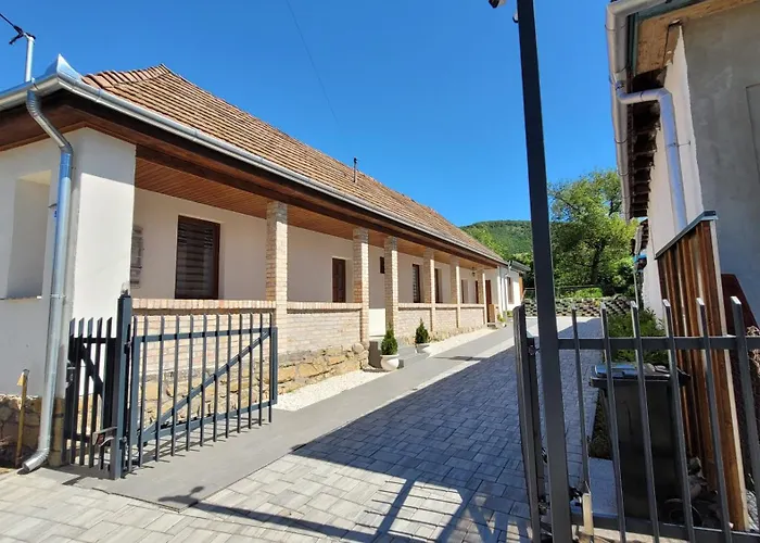 Villa Somos Lux